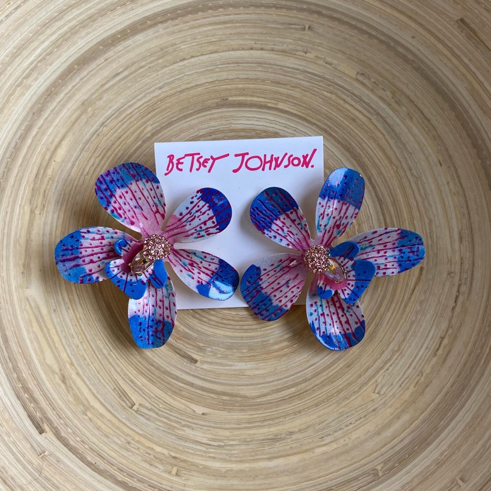 NWT Betsey Johnson Post Floral Earrings